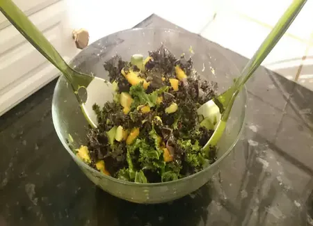 Salade de kale a la mangue