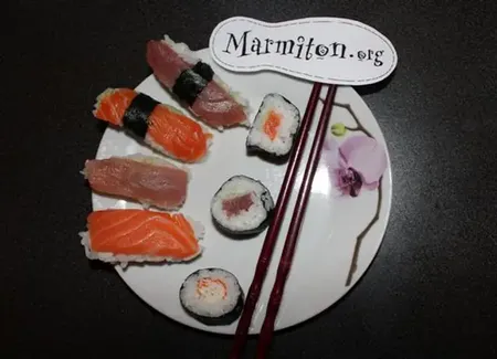 Nigiri-sushis (poisson sur boulette de riz)