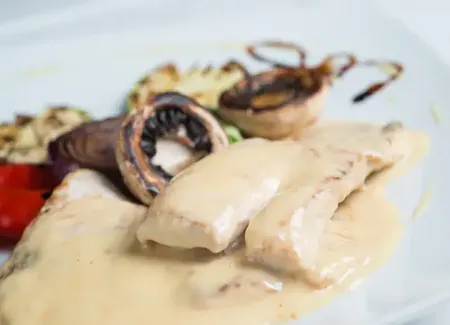 Escalope de dinde à la crème et aux échalotes