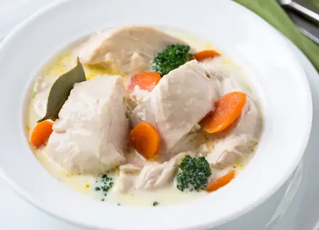 Sauce au bouillon de volaille et à la crème