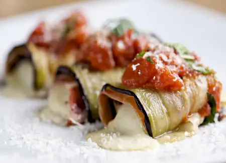 Aubergines roulées à la mozzarella