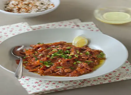 Chipirons / calamars à la tomate (pays basque)