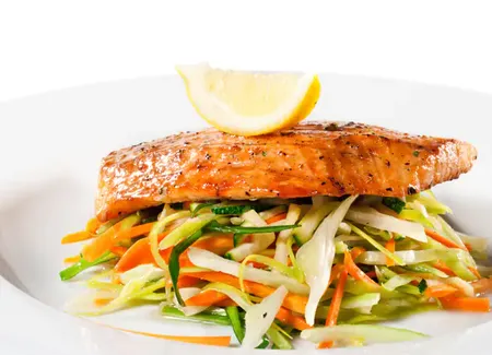 Saumon aux poireaux et carottes