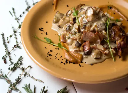Lapin de garenne aux champignons