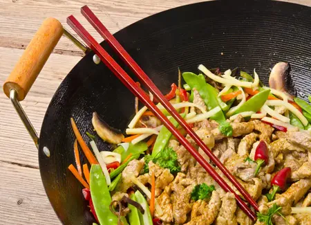 Wok de poulet aux germes de soja