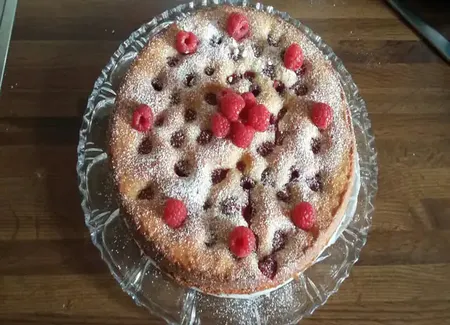 Gâteau à la pâte d'amandes aux framboises