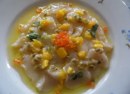 Carpaccio de saint jacques passion-mangue sauvage