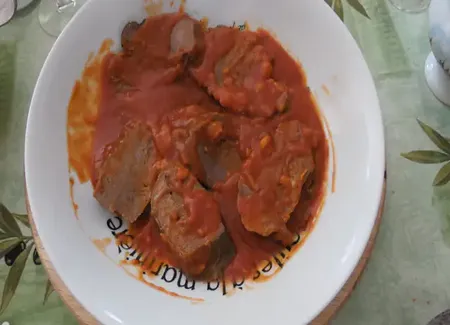 Langue de boeuf aux petits légumes, sauce madère
