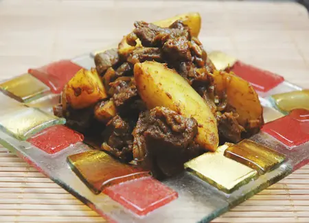 Boeuf et pommes de terre au curry