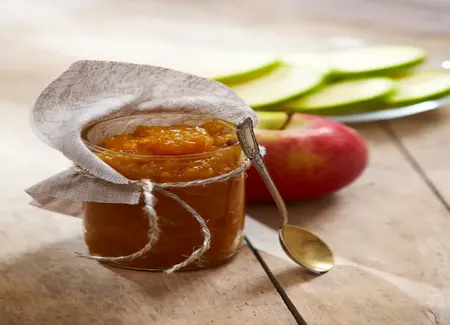 Confiture de pommes au caramel