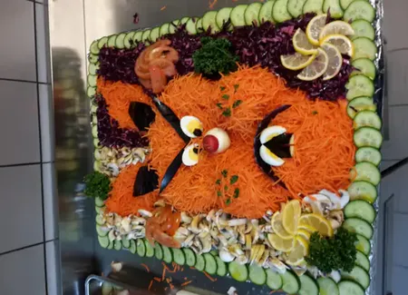 Les p'tits buffets vous proposent : une pièce de crudité en forme de lapin!