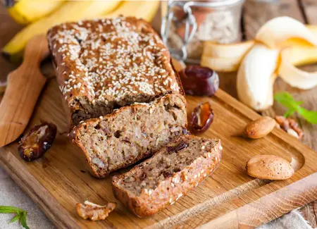 Cake aux dattes et aux amandes