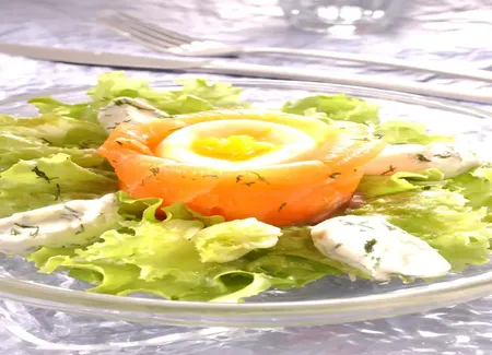 Ballotins de saumon fumé aux oeufs mollets