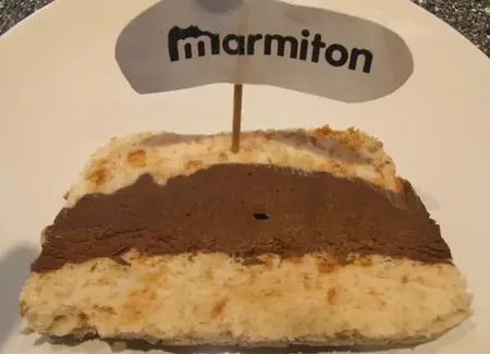 Duo de mousses: chocolat et macarons