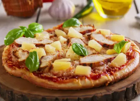Pizza hawaïenne à l'ananas