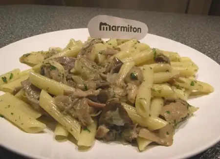 Pâtes au confit de canard et champignons des bois