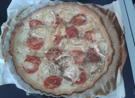 Tarte chèvre-tomate à la crème