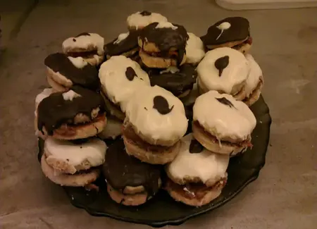 Alfajores à la confiture de lait et chocolat noir (argentine)