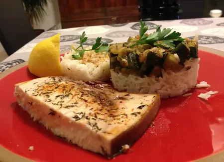 Tranche d'espadon grillé aux herbes