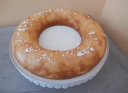 Cake de fin d'été aux prunes noires et reine-claudes