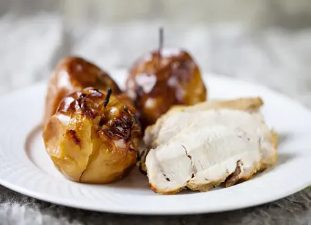 Rôti de porc au miel et aux pommes