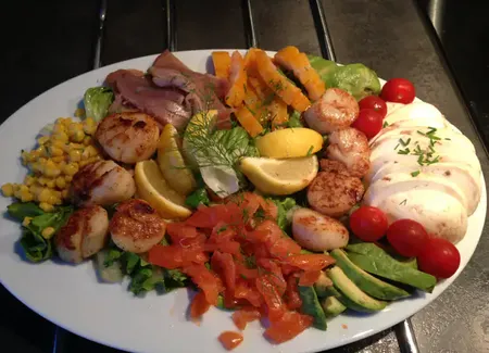 Salade océane (saumon, haddock, thon et saint-jacques)
