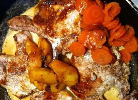 Porc quatre épices, carottes confites au cumin et pommes au citron et gingembre