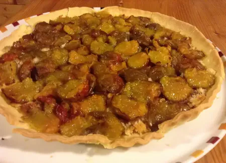 Tarte aux mirabelles et madeleines