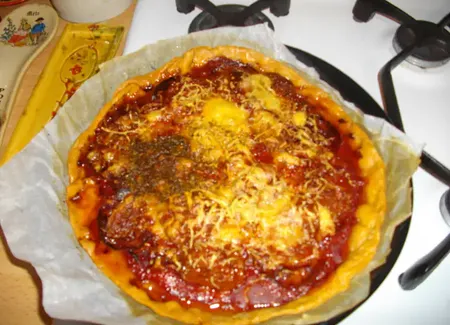 Pizza au chorizo et tomates séchées