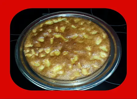 Cake à la cannelle et aux pommes caramélisées