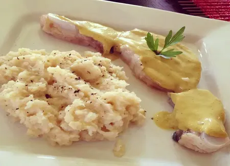 Steak de requin à la sauce au curry