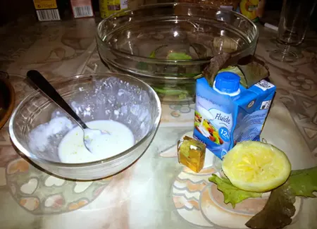 Sauce salade originale : citron, crème et bouillon