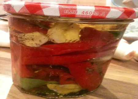 Bocaux de piments à l'huile parfumée