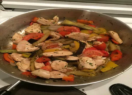 Poulet au wok aux légumes du soleil