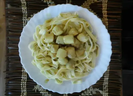 Pétoncles à la crème et au vin blanc