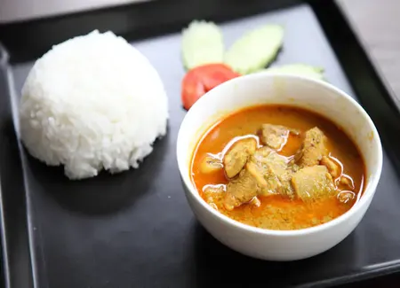 Curry de porc au lait de coco