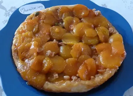 Tarte tatin aux abricots, nougat et pistaches