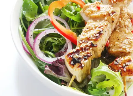 Brochettes de poulet à la marinade