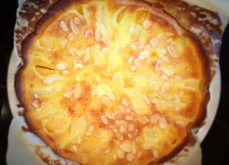 Tarte amandine pêche et poire
