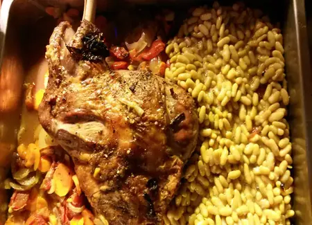 Gigot sur lit d'oignon