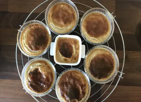 Petites crèmes au lait de coco parfumées au thé