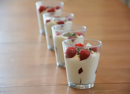 Verrine à la framboise sur crème vanille-citron
