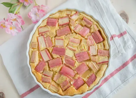 Clafoutis à la rhubarbe simple
