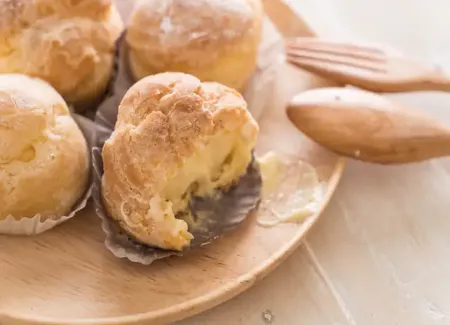 Petits choux à la crème pâtissière