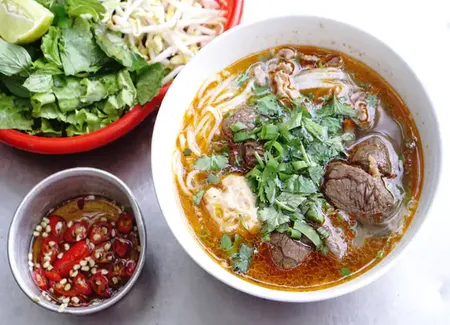 Boeuf aux vermicelles comme au laos (bo bun)