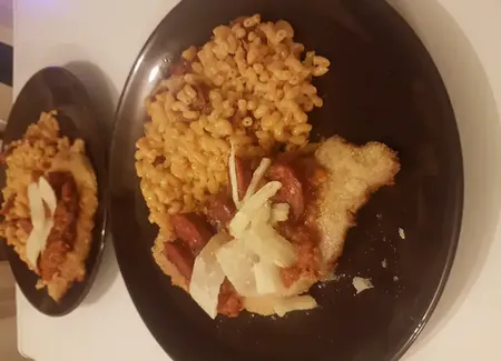 Risotto de pâtes au chorizo, escalope de veau milanaise
