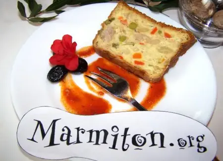 Cake aux légumes et coulis de tomate