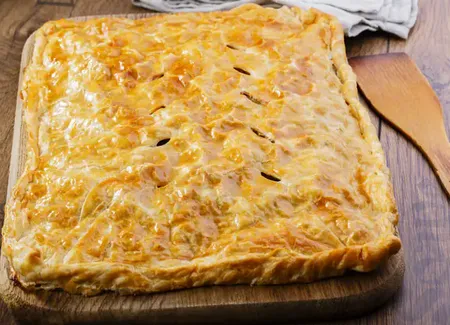 Tourte croustillante aux pommes et aux mûres