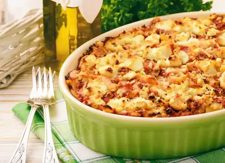 Pastitsio, gratin de macaronis et bolognaise