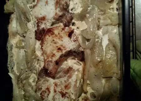 Côtes de porc et endives à la crème